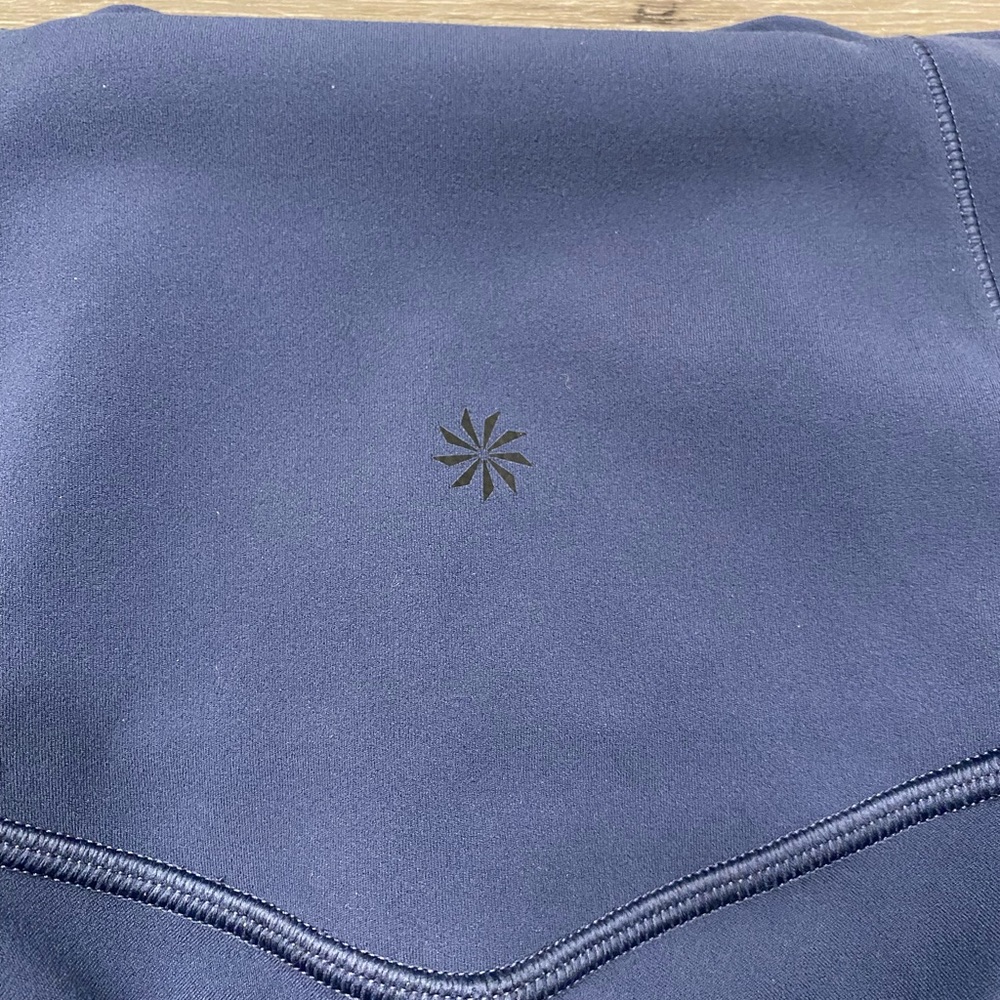 ATHLETA Salutation 7/8 Tight in Powervita, Size XS, Blue - Picture 6 of 7